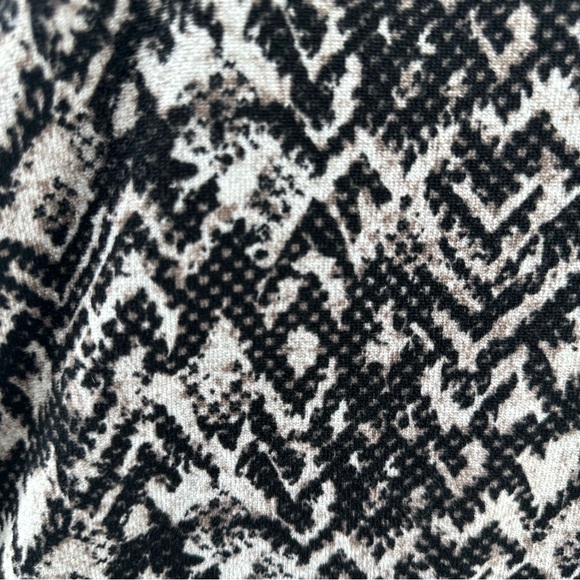 Mario Serrano Animal Print Long Sleeve Blouse Black and Ivory - Size Large - Picture 6 of 7